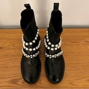 Size 6.5 fits more like a size 7